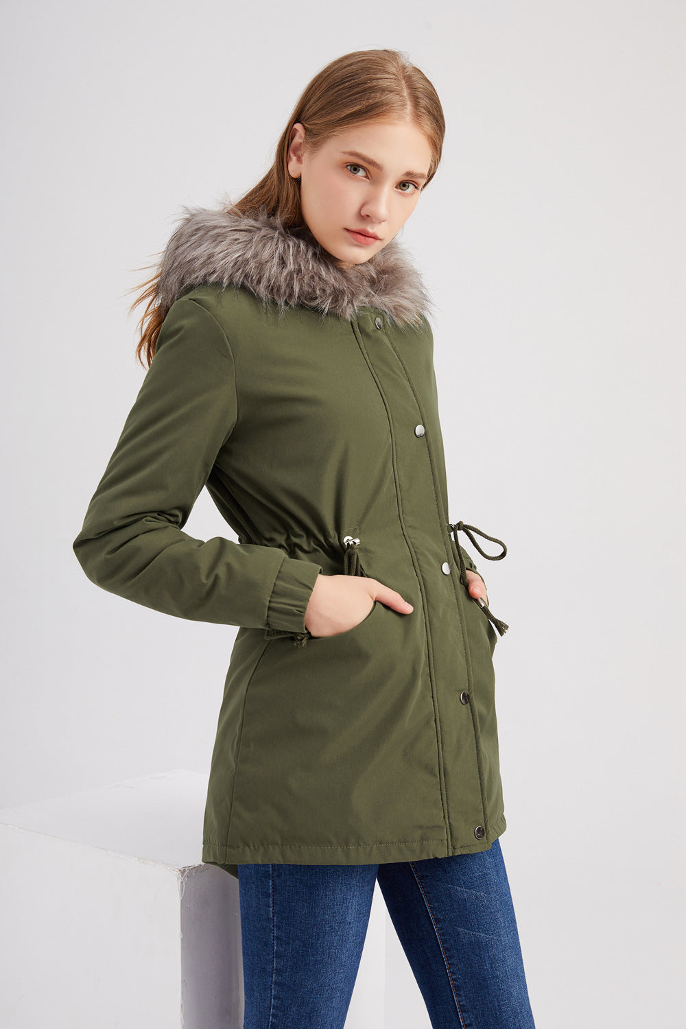 Warmer Damenparka mit Kapuze