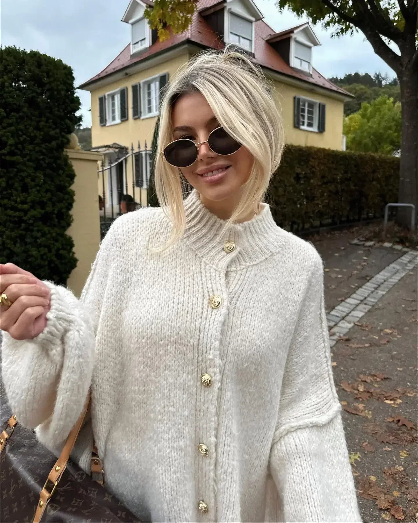 Luxuriöse Strickjacke in Übergröße