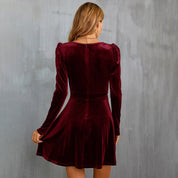 Elegantes rotes Samtkleid