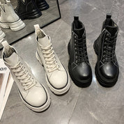 Stylische Schnürboots